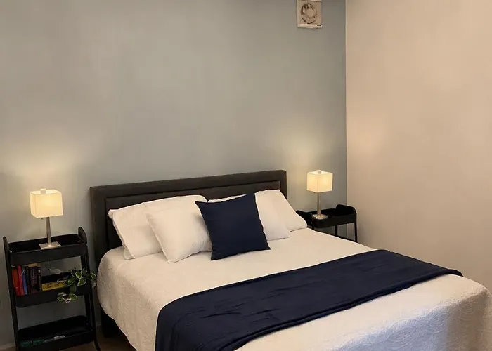 Local Vibe Near La Roma - Walkable Apartment