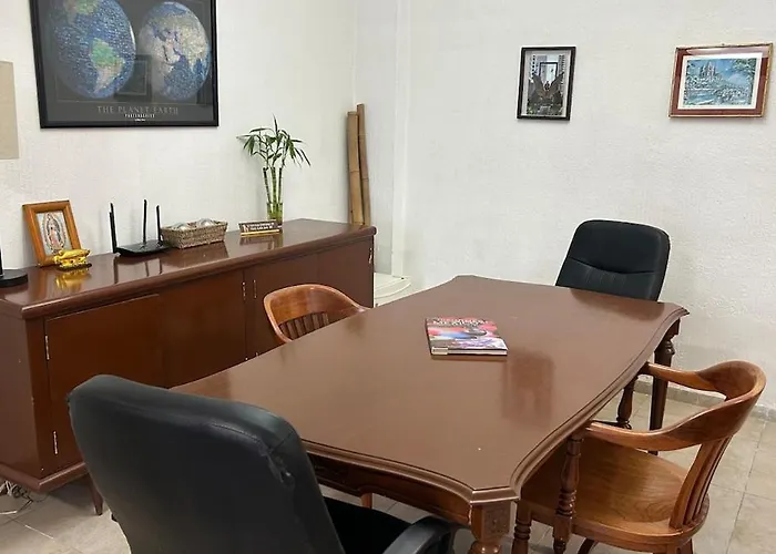 Local Vibe Near La Roma - Walkable Apartment *