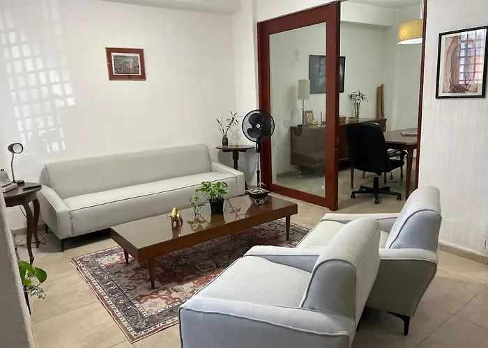 Local Vibe Near La Roma - Walkable Apartment